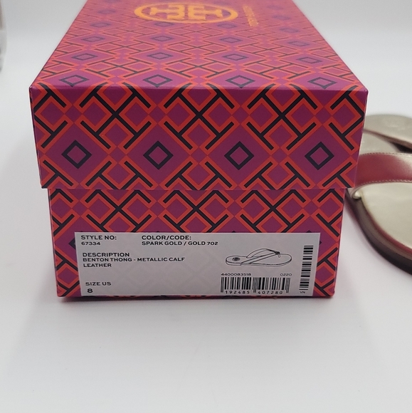 Tory Burch Benton Thong Sandal - Picture 11 of 11